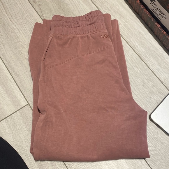 Lululemon soft ambitions pant size 4 - Picture 2 of 3